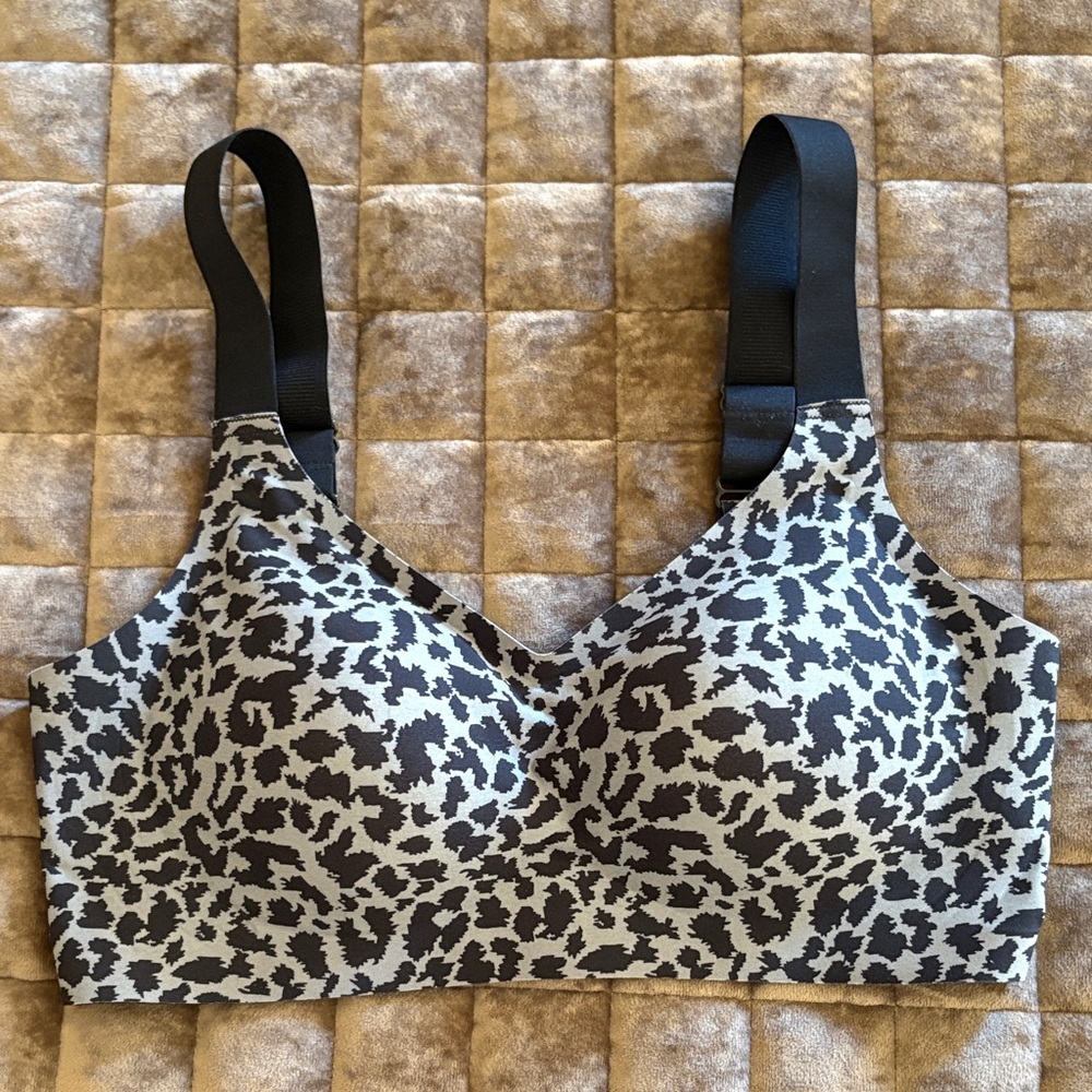 Seamless Leopard Print Wireless Bra - Black & Cream